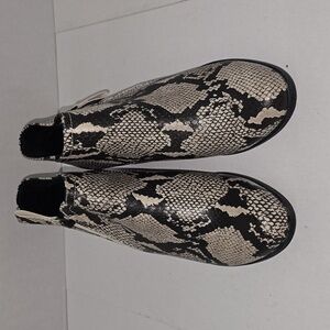 Arizona Jean Co. Galen Ankle Booties Memory Foam Snake Animal Print Size 9.5